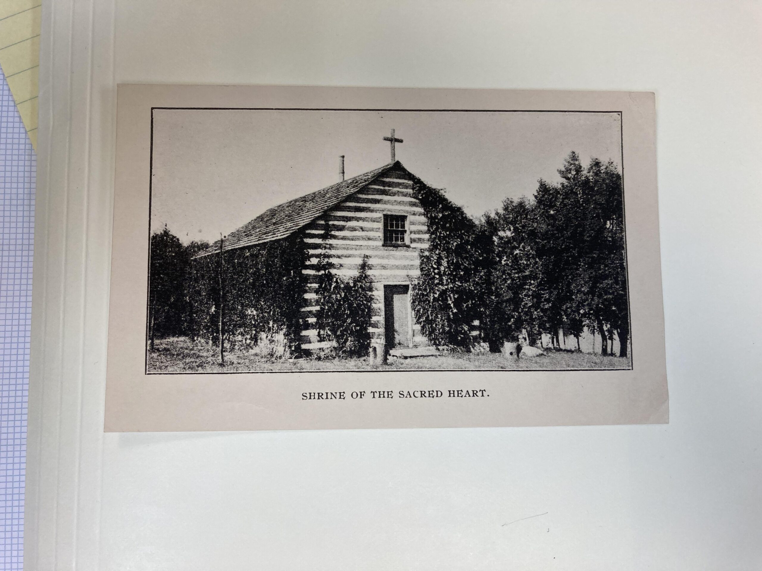 Postkort af Jesu Hellige Hjertes helligdom ved Notre Dame i 1916