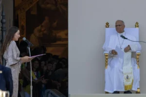 Pave Leo XIV lytter til Karolinas spørgsmål ved GO!-mødet for franciskanerungdom i Assisi.