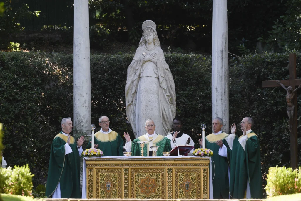 Pave Leo XIV fejrer messe for omsorg for skaberværket i Castel Gandolfo.