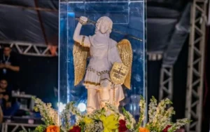Pilgrimsstatuen af ærkeenglen Sankt Mikael