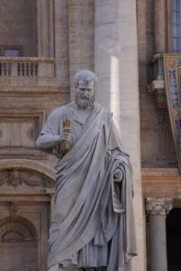 St. Peters statue, Vatikanstaten med arkitektonisk storhet.