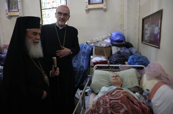 Kardinal Pierbattista Pizzaballa og den græsk-ortodokse patriark Theophilos III