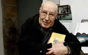 Den 100-årige spanske præst Ricardo Bello Mato.