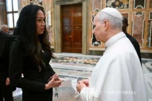 Megan Garcia mødes med pave Leo XIV i Vatikanet.