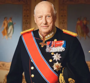 Kong Harald V i et officielt portræt på Det Kongelige Slot i Oslo.