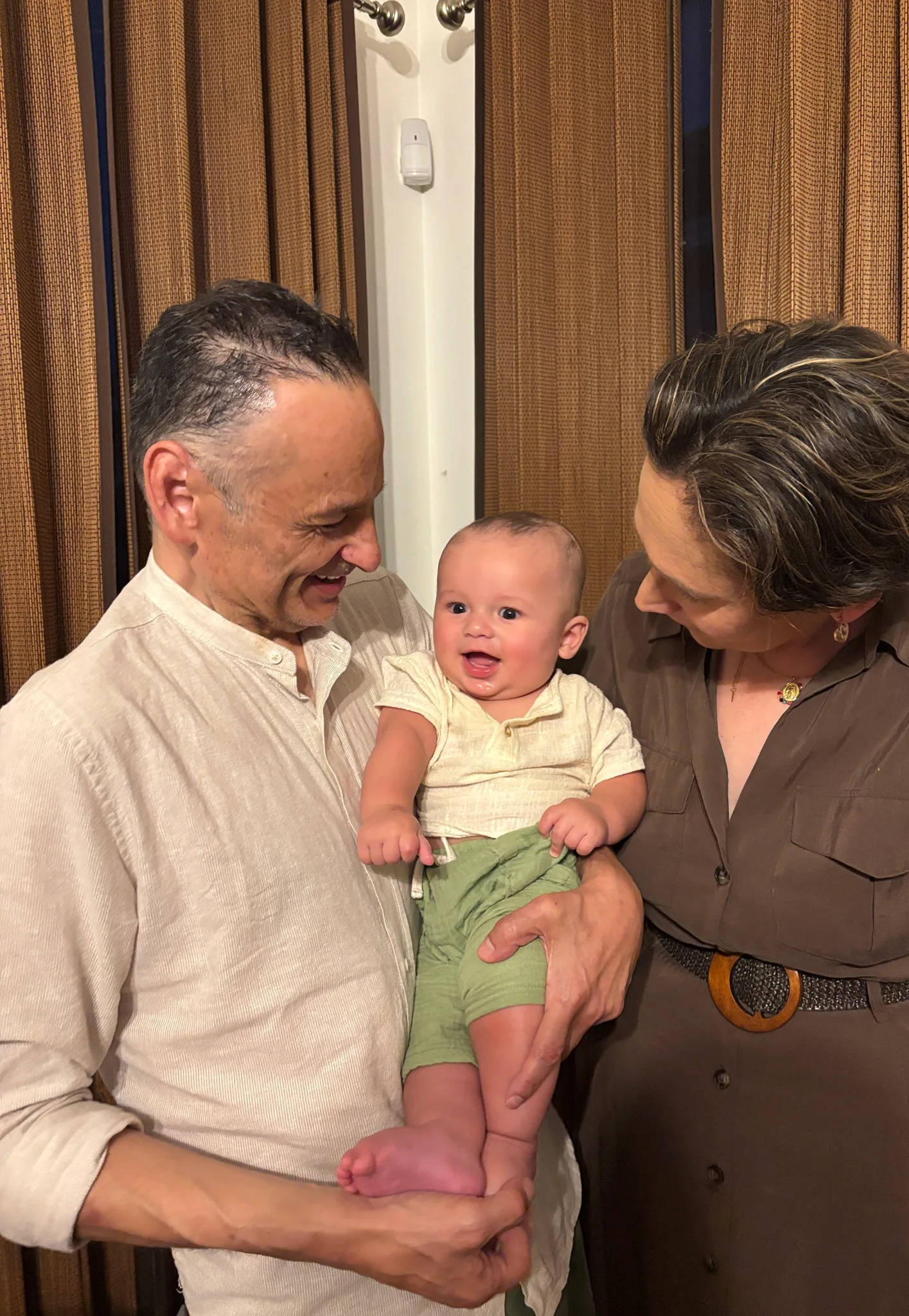 José Ignacio og Claudia Celis med deres barnebarn